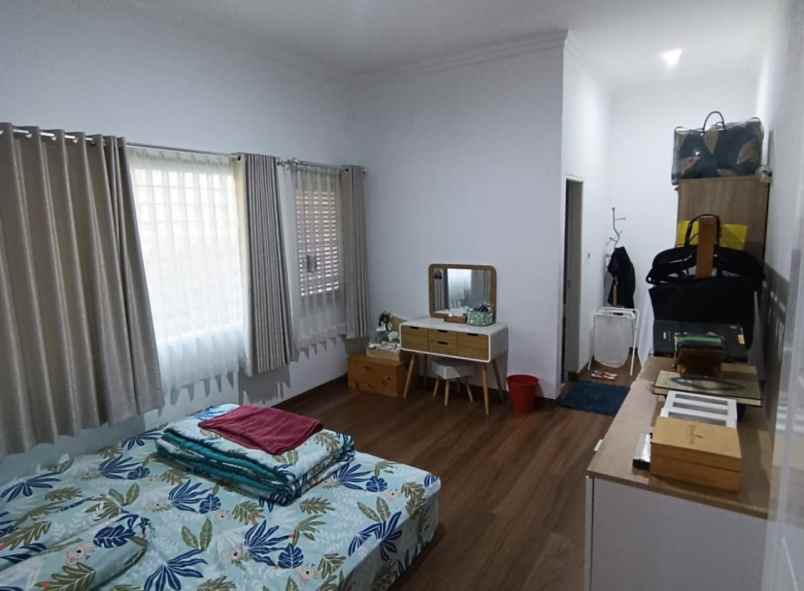 dijual villa komplek ppr itb mekarwangi