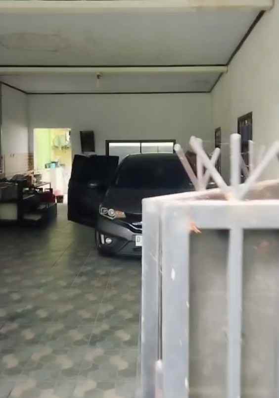 dijual villa linggarjati