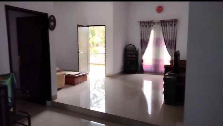 dijual villa linggarjati