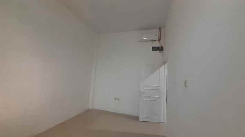 disewa rumah cakep di duta bumi bekasi kota c0633