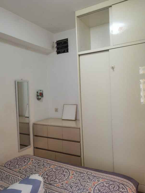 disewakan apartemen green pramuka city tower chrysant