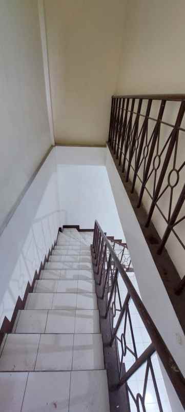 disewakan ruko gudang kantor klampis megah