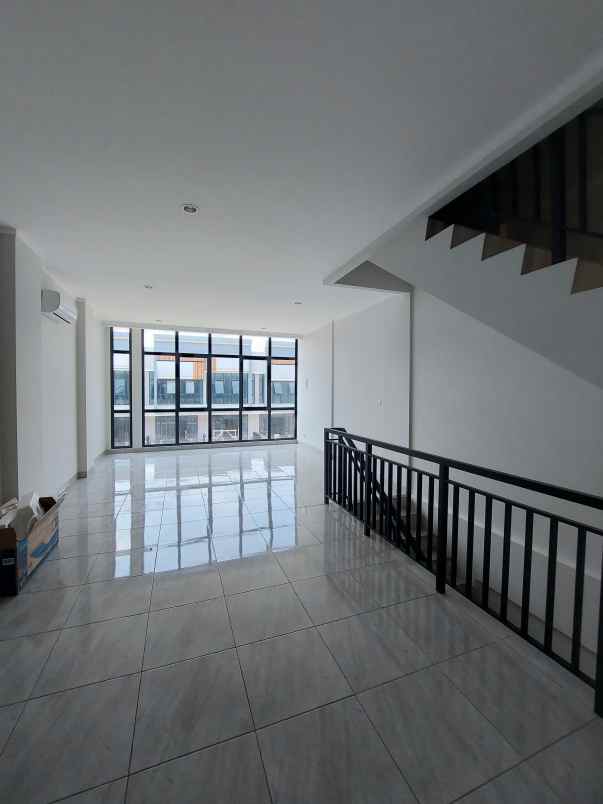 disewakan ruko gudang kantor ruko crystal summarecon bekasi