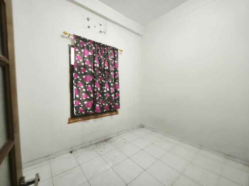 disewakan rumah 3 tingkat jalan tulang bawang medan