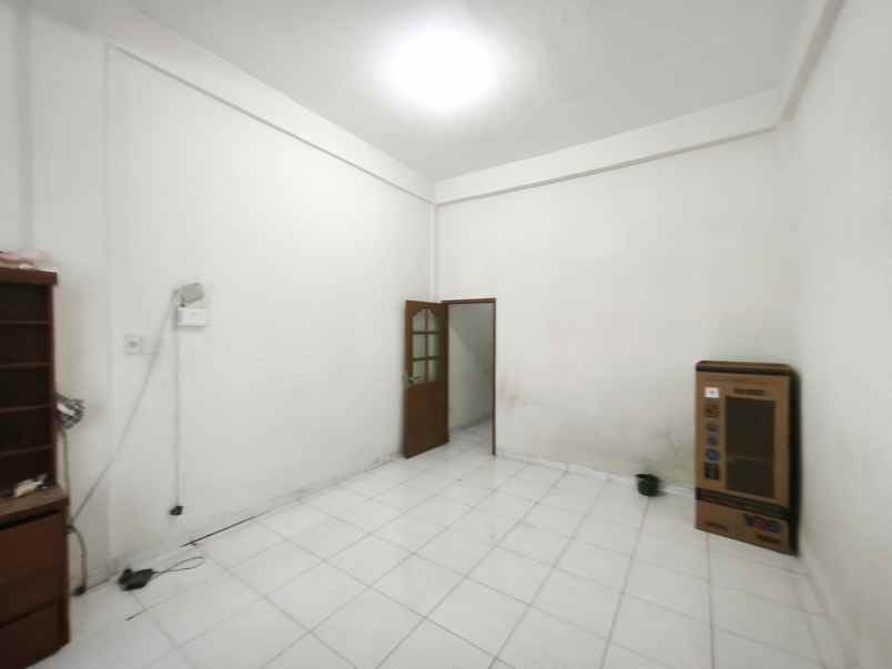 disewakan rumah 3 tingkat jalan tulang bawang medan