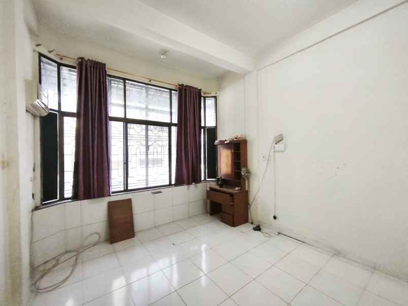 disewakan rumah 3 tingkat jalan tulang bawang medan