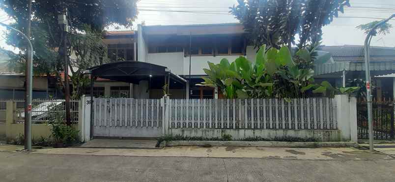 disewakan rumah cihapit