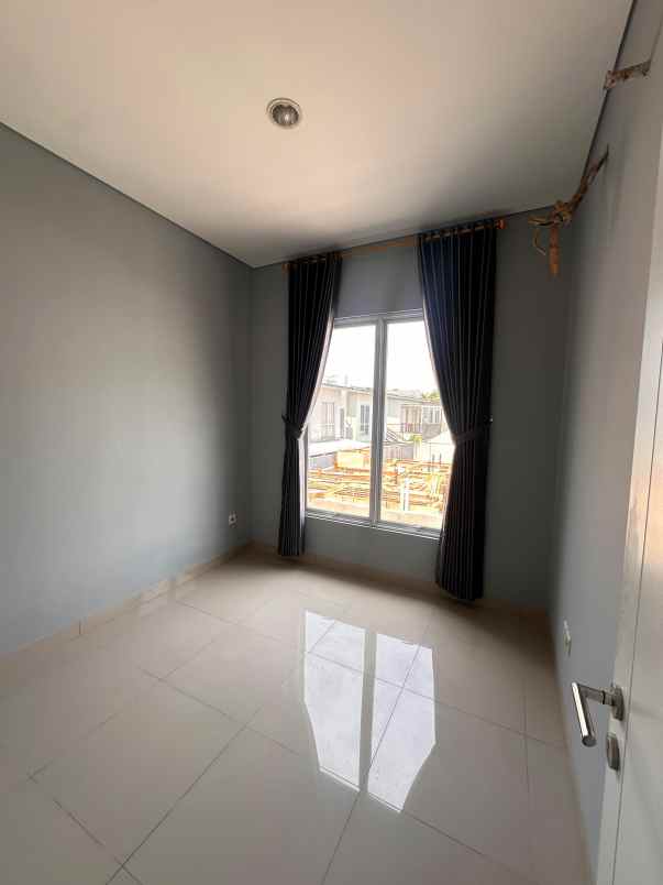 disewakan rumah cluster yarra jgc jakarta