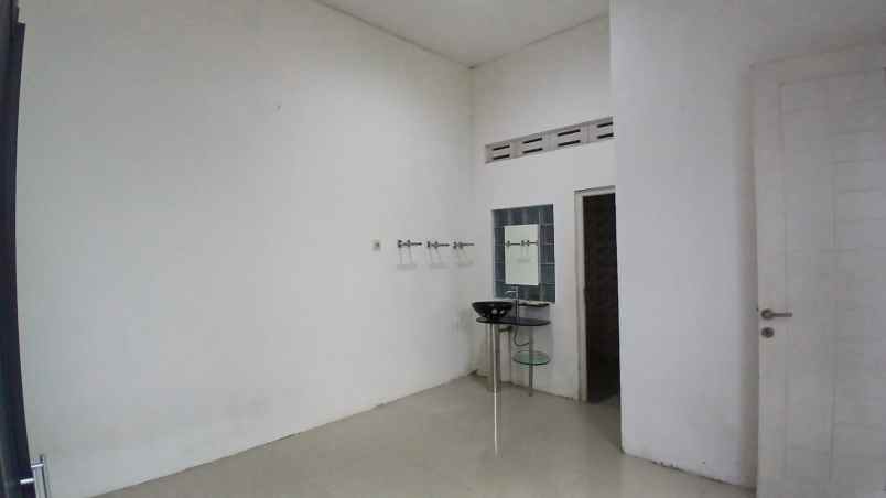 disewakan rumah gayung kebonsari