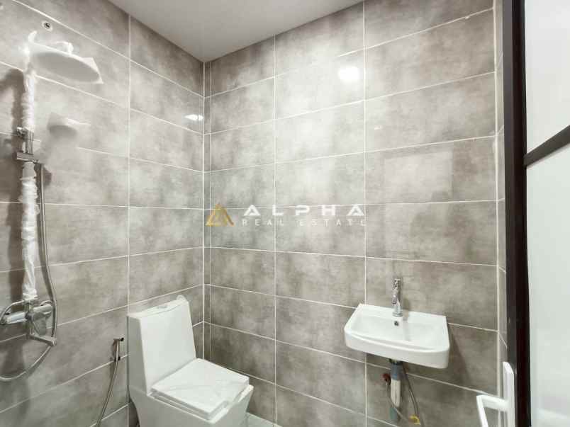 disewakan rumah golden bci residence