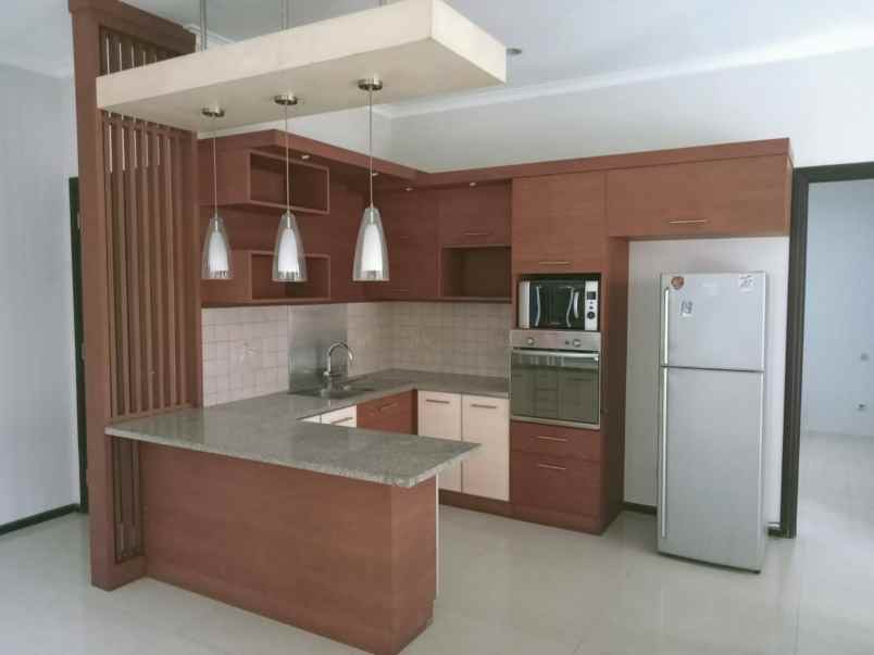 disewakan rumah graha famili wiyung
