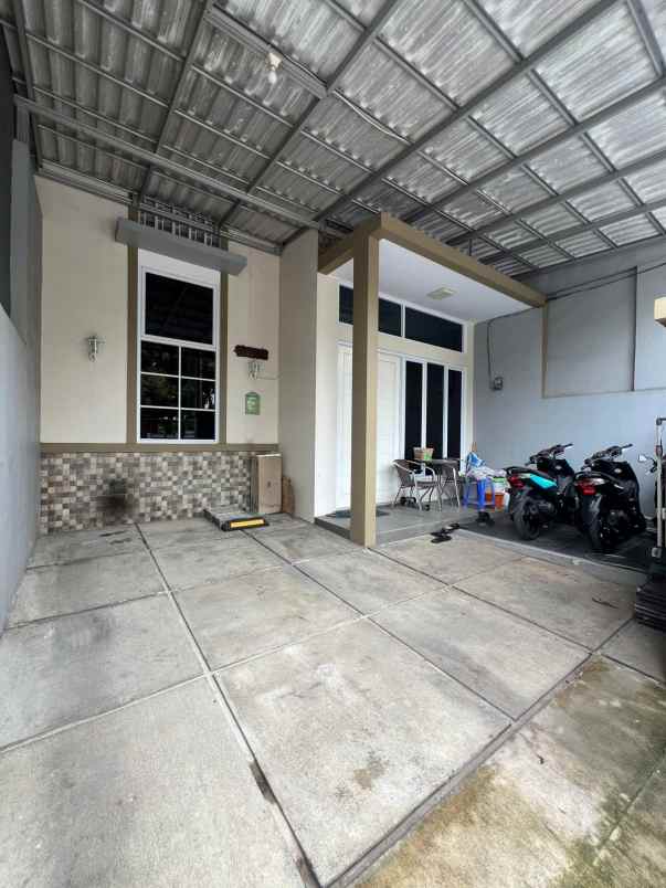 disewakan rumah harapan indah 1