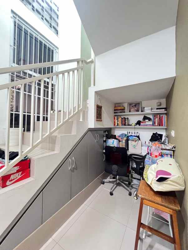 disewakan rumah harapan indah 1