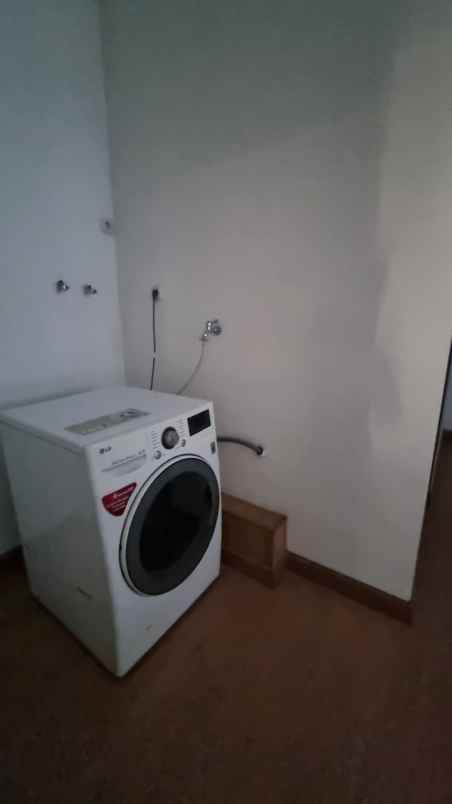 disewakan rumah jalan kembangan timur