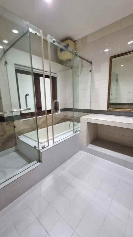 disewakan rumah jalan kembangan timur