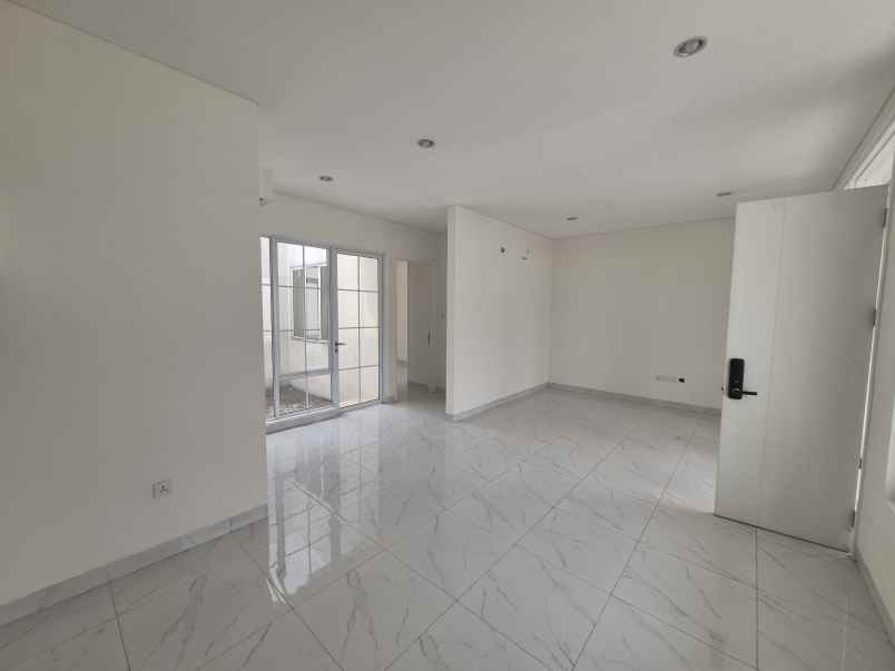 disewakan rumah lavon swan city cluster