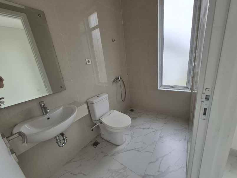 disewakan rumah lavon swan city cluster