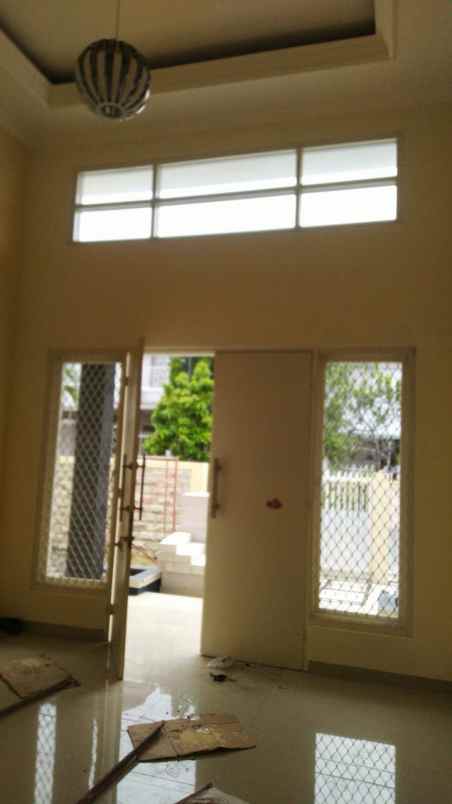 disewakan rumah manyar tompotika