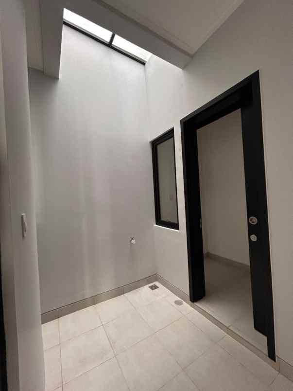 disewakan rumah pasir putih 5 pik2