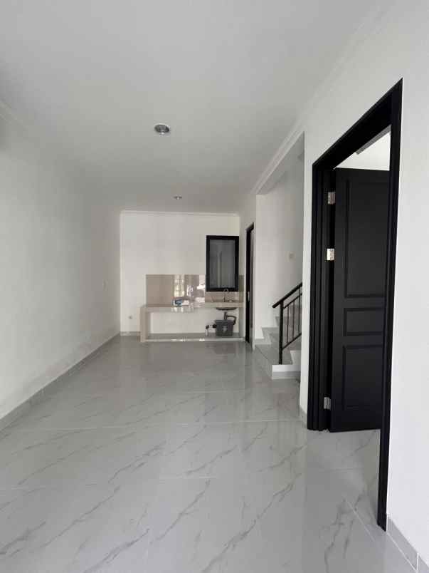 disewakan rumah pasir putih 5 pik2