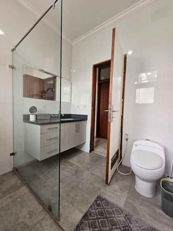 disewakan rumah pejaten barat 1 komplek