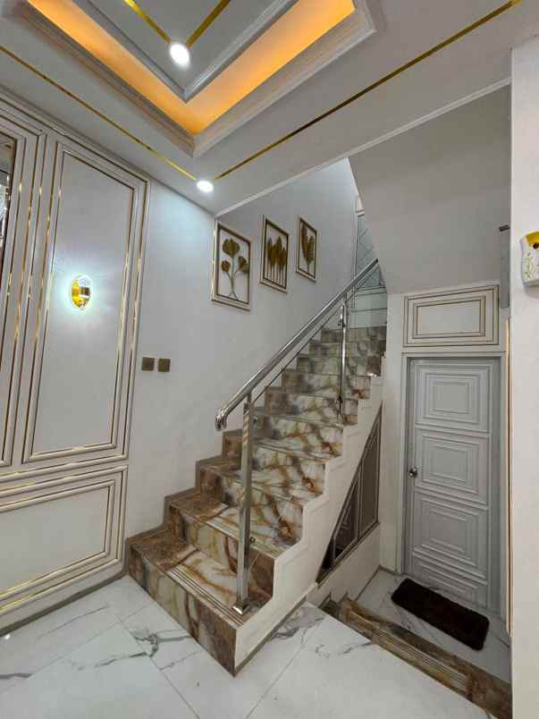 disewakan rumah perum emerald land