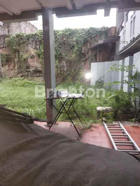 disewakan rumah raya dharmahusada indah