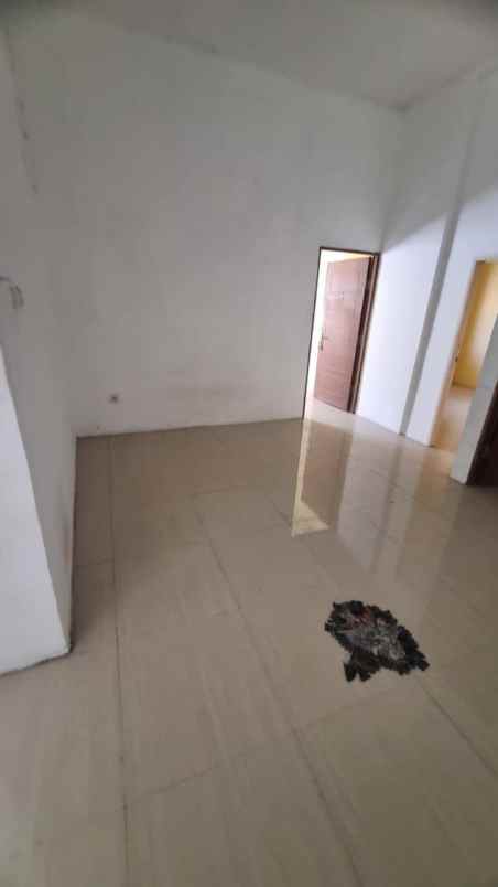 hook american minimalis dua lantai selangkah ke merr