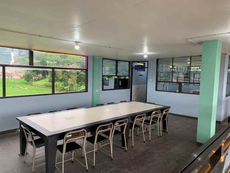 jual butuh cafe 3 lantai