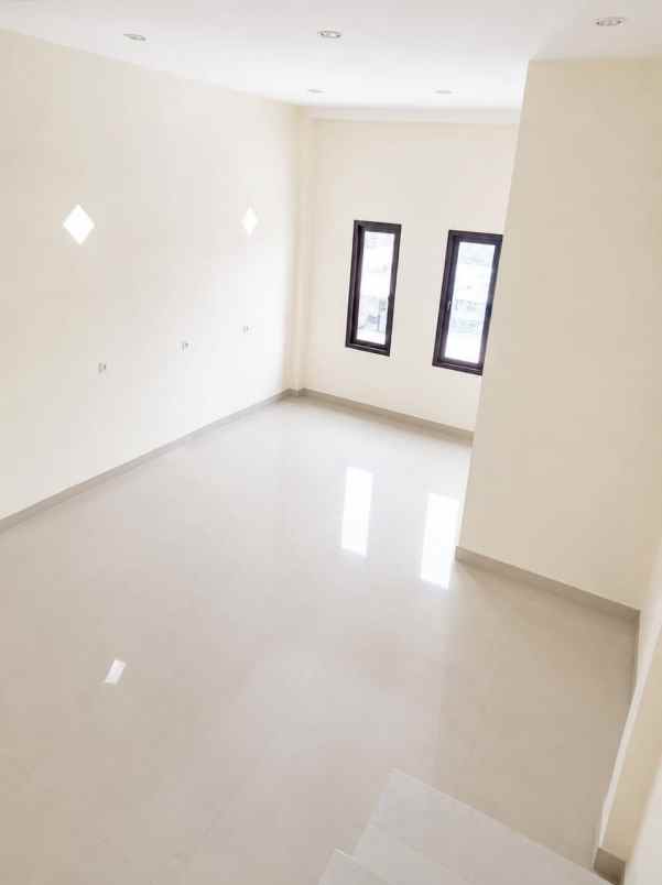 jual cepat ruko 2 lantai kopo bihbul