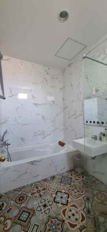 jual rumah hook siap huni raffles hills cibubur