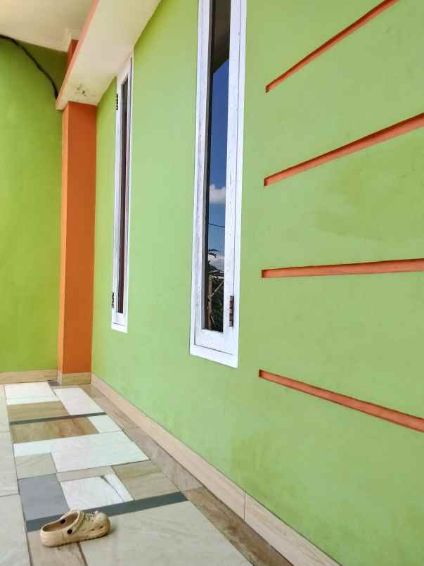 jual rumah masih baru 18 bulan