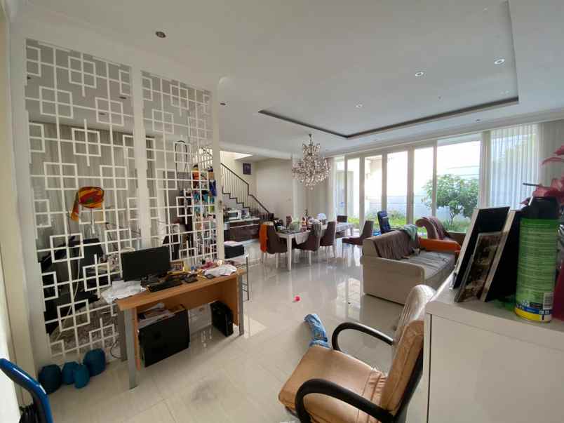 jual rumah pakuwon city cluster windsor hill