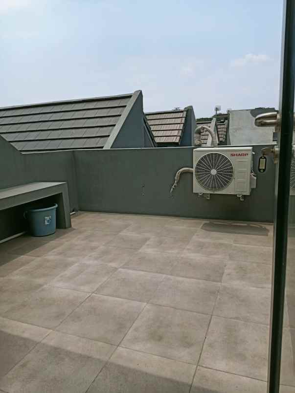 jual rumah semi furnished golden park 3