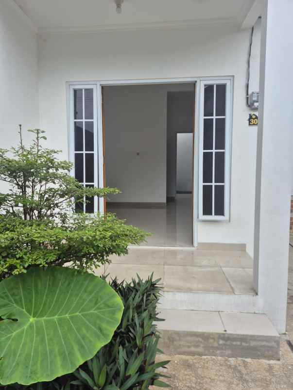 over kredit rumah 60jt meadow residence cilodong depok