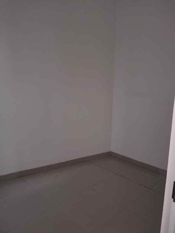 over kredit rumah 60jt meadow residence cilodong depok