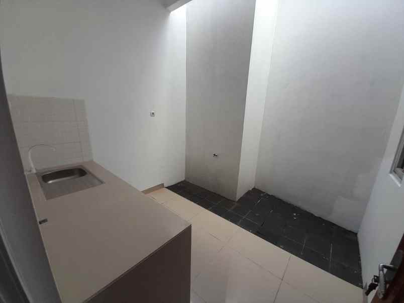 over kredit rumah 60jt meadow residence cilodong depok