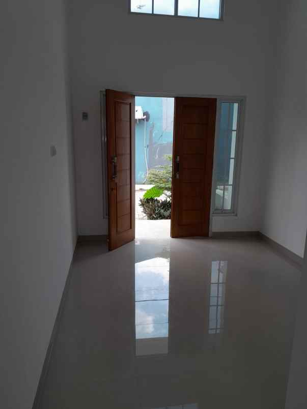 over kredit rumah 60jt meadow residence cilodong depok