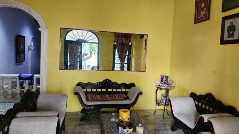 pancoran barat rumah lama siap huni beserta 3 warung