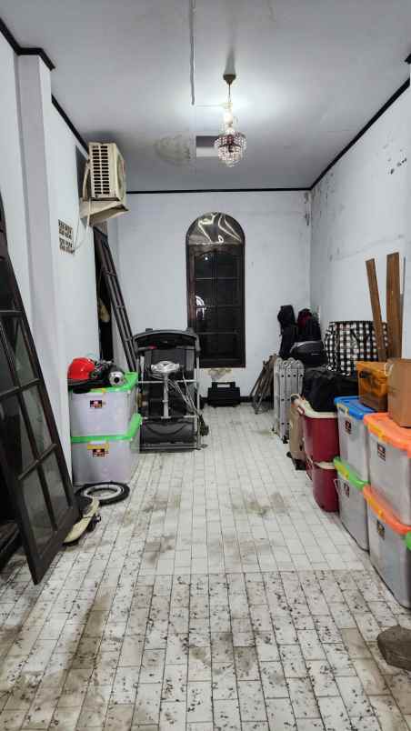 pancoran barat rumah lama siap huni beserta 3 warung