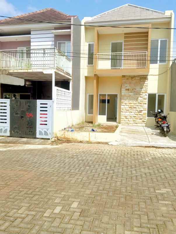 perumahan grand tlogowaru asri 2 lantai