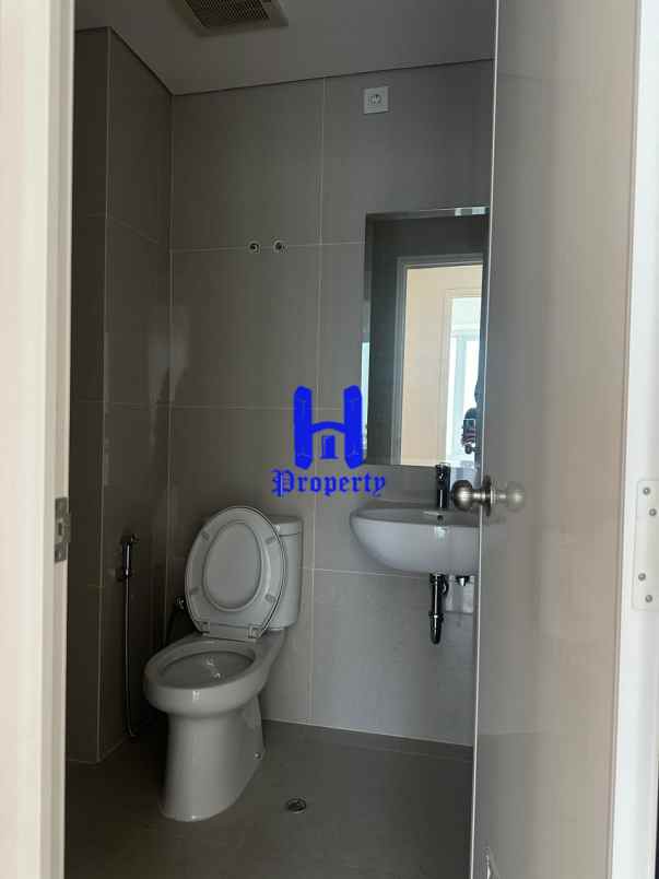 premium apartemen podomoro city deli tower empire