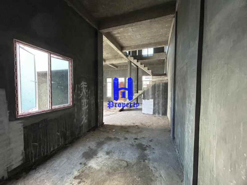 ruko dijual di komplek deli village pulo brayan medan