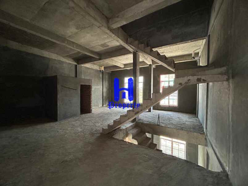 ruko dijual di komplek deli village pulo brayan medan