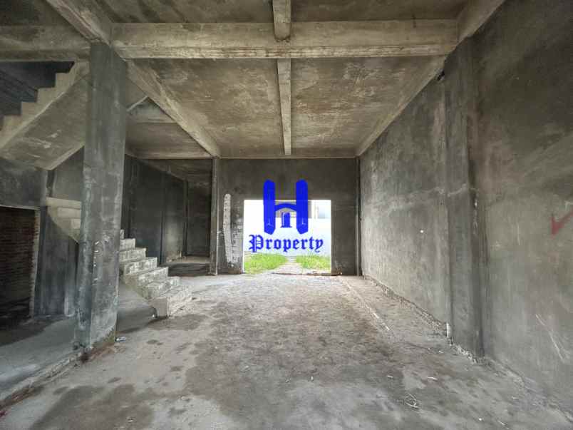 ruko dijual di komplek deli village pulo brayan medan