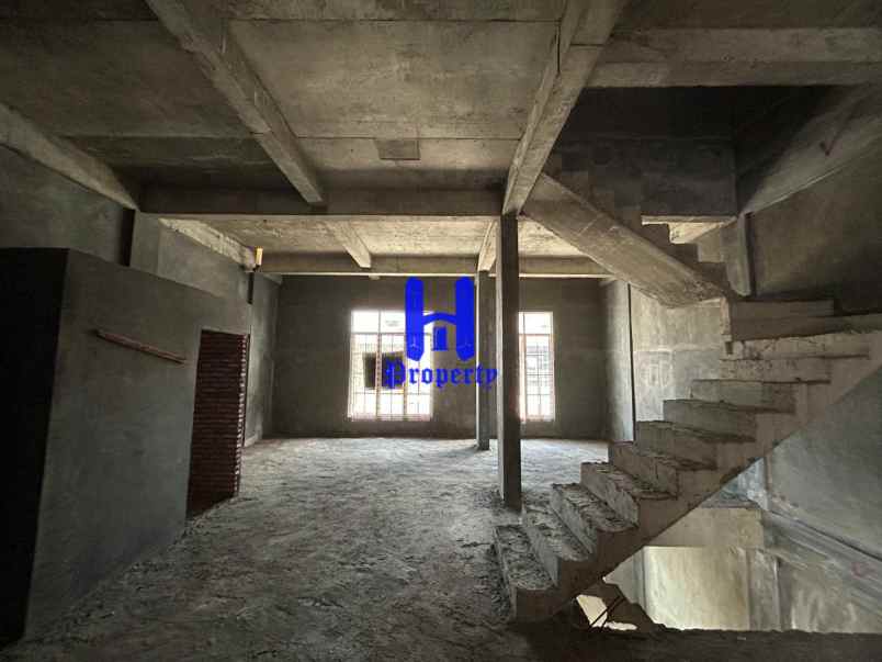 ruko dijual di komplek deli village pulo brayan medan