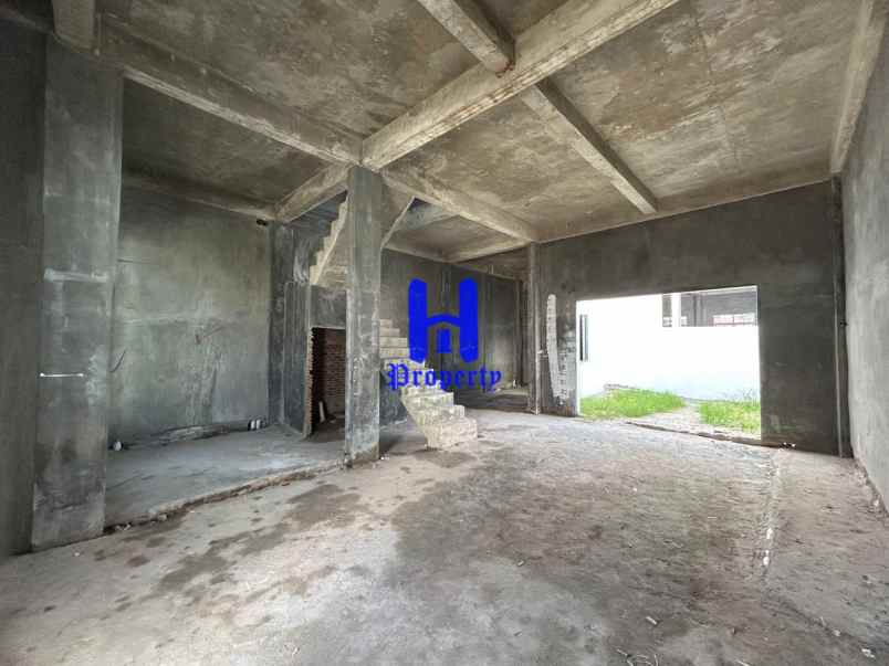 ruko dijual di komplek deli village pulo brayan medan