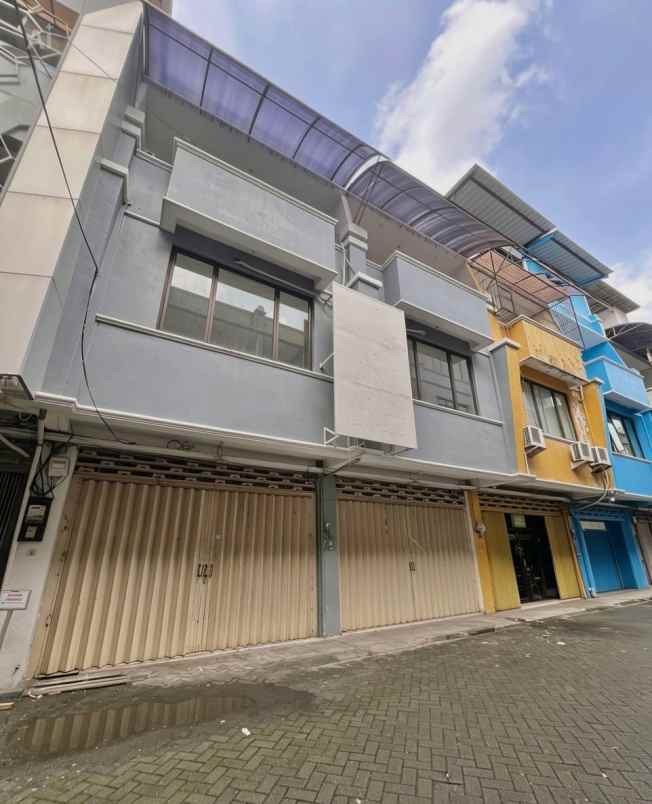 ruko gandeng 3 lantai komersial area klampis surabaya