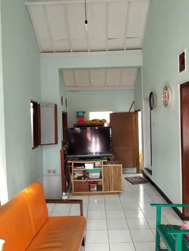 rumah 2 lantai di antapani dekat komp pratista