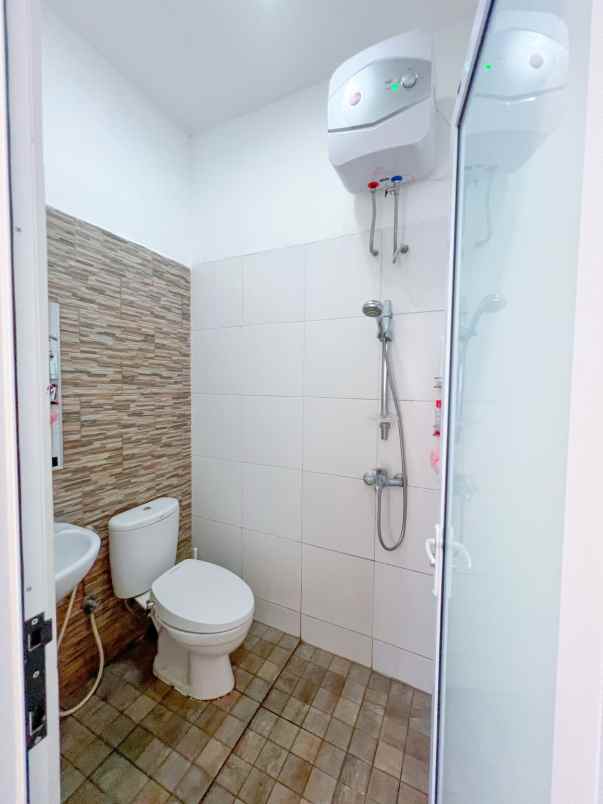 rumah 2 lantai di graha bintaro 1 mnt ke tol parigi